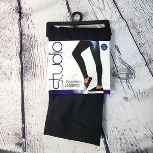 Studio Seamless Leggings Size: L/XL, New in Package